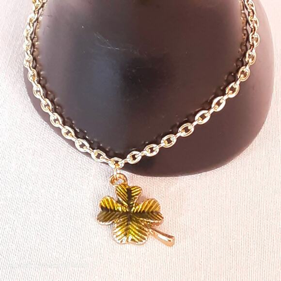 Four Leaf Clover Charm Bracelet Gold Tone Curb Chain - Picture 15 of 15